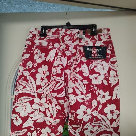 New Bill Blass Jeans Perfect Fit Low Rise Capri's Size Women's 12 - Picture 3 of 3